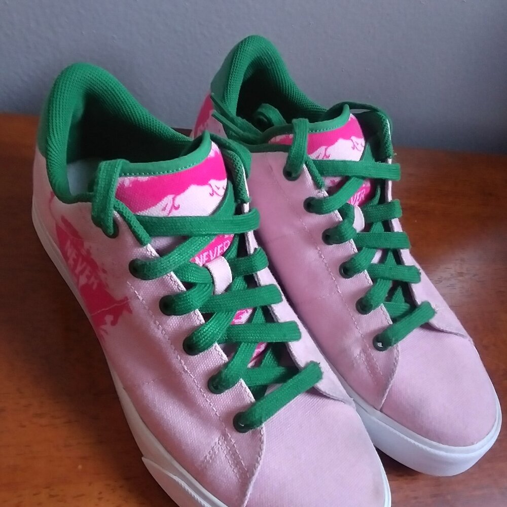 Women's AKA Pink And Green Sneakers Nike Canvas sz 8 shoes